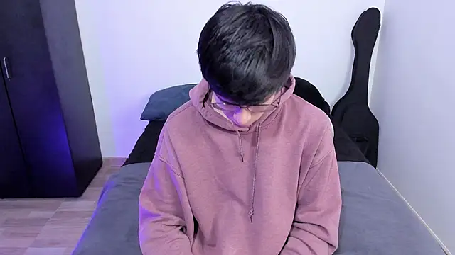 Aventure Twinks online show from 03-19-25, 08:11