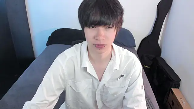 Snapshot of Aventure_Twinks chatting on 04-23-26, 10:34 Aventure Twinks online show from 04-23-26, 10:34