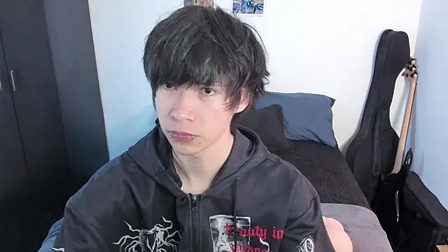 Snapshot of Aventure_Twinks chatting on 05-10-26, 12:27 Aventure Twinks online show from 05-10-26, 12:27