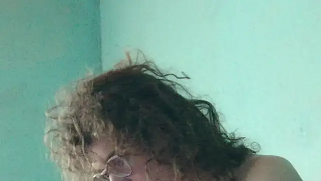 Snapshot of Prxscillia_Tx chatting on 01-12-25, 08:57 Prxscillia Tx online show from 01-12-25, 08:57
