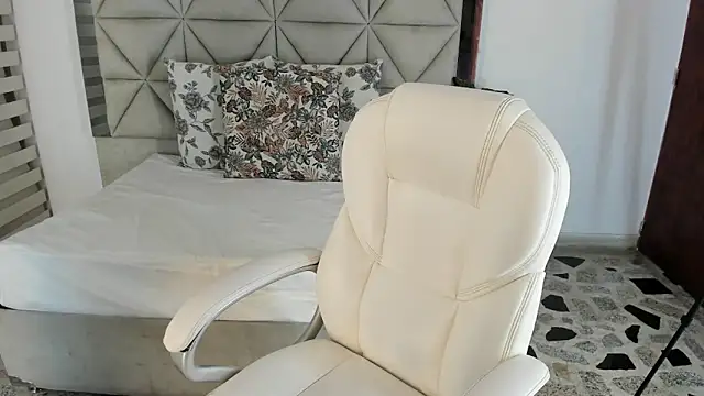 nina pons online show from 09-15-25, 11:16