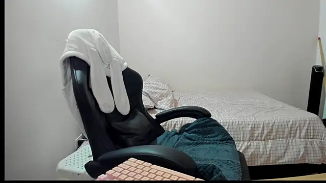 nina pons online show from 03-09-26, 11:42