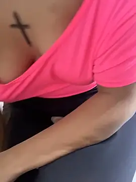 Snapshot of Isabellafantazy chatting on 02-19-25, 09:58 Isabellafantazy online show from 02-19-25, 09:58