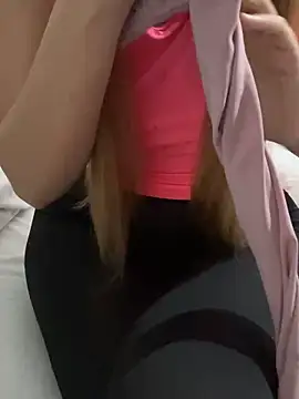 Snapshot of Isabellafantazy chatting on 02-28-25, 04:42 Isabellafantazy online show from 02-28-25, 04:42