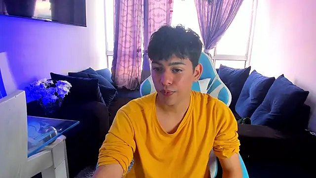 Snapshot of Franco_Rizzo_ chatting on 01-02-25, 07:40 Franco Rizzo online show from 01-02-25, 07:40