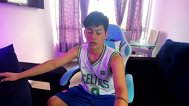 Snapshot of Franco_Rizzo_ chatting on 01-17-25, 04:26 Franco Rizzo online show from 01-17-25, 04:26