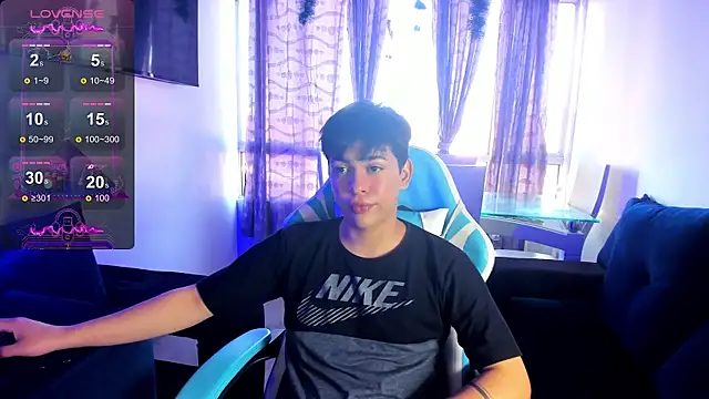 Snapshot of Franco_Rizzo_ chatting on 01-18-25, 04:42 Franco Rizzo online show from 01-18-25, 04:42