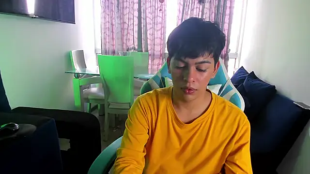 Snapshot of Franco_Rizzo_ chatting on 01-27-25, 05:48 Franco Rizzo online show from 01-27-25, 05:48