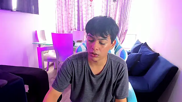 Snapshot of Franco_Rizzo_ chatting on 01-29-25, 05:35 Franco Rizzo online show from 01-29-25, 05:35