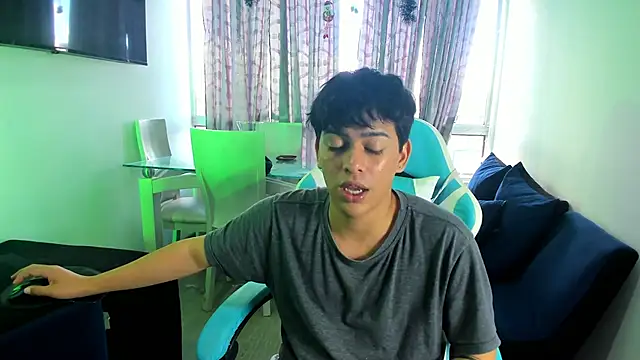 Snapshot of Franco_Rizzo_ chatting on 01-29-25, 08:35 Franco Rizzo online show from 01-29-25, 08:35