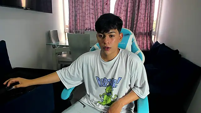 Snapshot of Franco_Rizzo_ chatting on 02-07-25, 10:30 Franco Rizzo online show from 02-07-25, 10:30