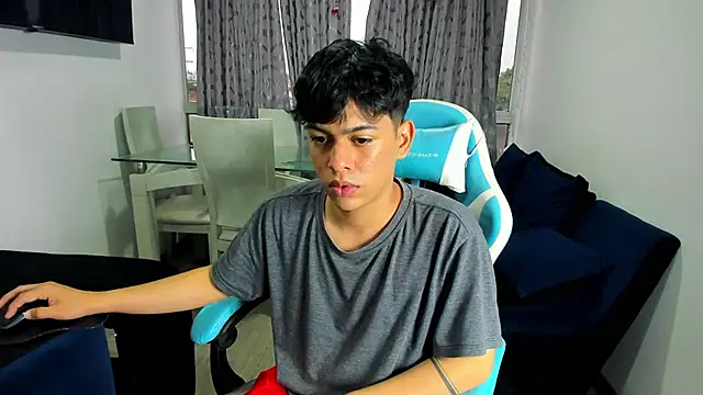 Snapshot of Franco_Rizzo_ chatting on 02-08-25, 10:51 Franco Rizzo online show from 02-08-25, 10:51