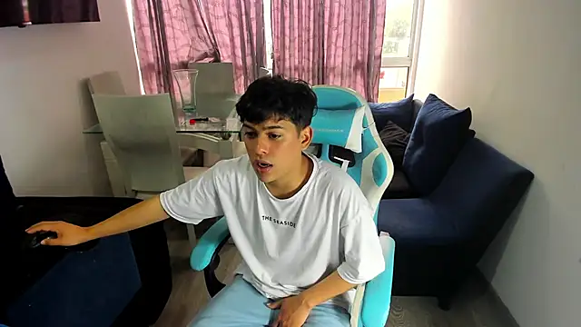 Snapshot of Franco_Rizzo_ chatting on 02-17-25, 08:15 Franco Rizzo online show from 02-17-25, 08:15