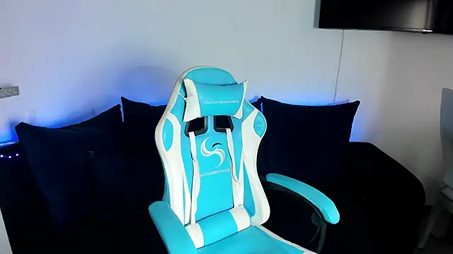 Snapshot of Franco_Rizzo_ chatting on 02-26-25, 08:33 Franco Rizzo online show from 02-26-25, 08:33