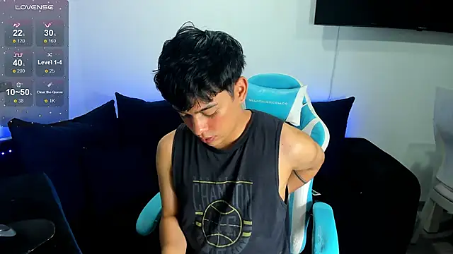 Snapshot of Franco_Rizzo_ chatting on 02-26-25, 11:37 Franco Rizzo online show from 02-26-25, 11:37