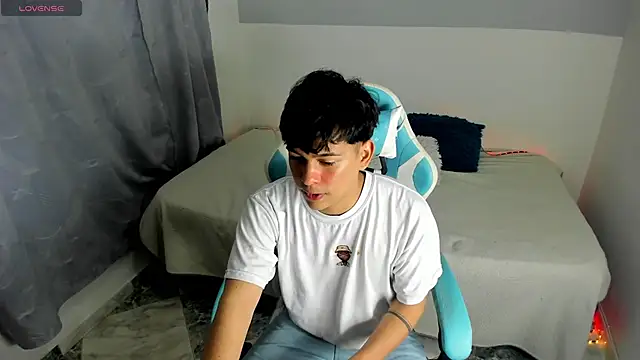 Snapshot of Franco_Rizzo_ chatting on 03-16-25, 07:06 Franco Rizzo online show from 03-16-25, 07:06