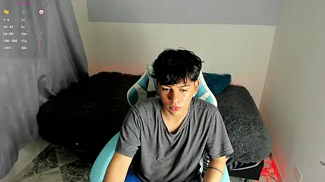 Snapshot of Franco_Rizzo_ chatting on 03-20-25, 09:35 Franco Rizzo online show from 03-20-25, 09:35