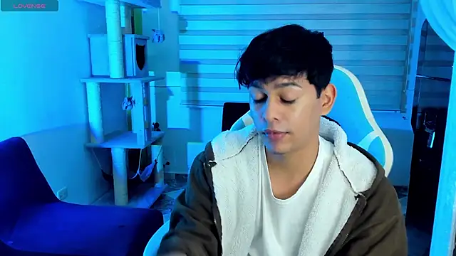 Snapshot of Franco_Rizzo_ chatting on 10-05-25, 12:31 Franco Rizzo online show from 10-05-25, 12:31