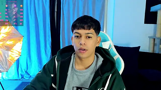 Snapshot of Franco_Rizzo_ chatting on 10-26-25, 04:40 Franco Rizzo online show from 10-26-25, 04:40