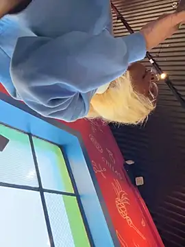 VixenCapri online show from 11-06-25, 05:58