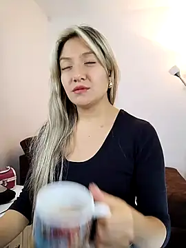 Snapshot of valeriahunter1 chatting on 12-17-24, 06:45 valeriahunter1 online show from 12-17-24, 06:45