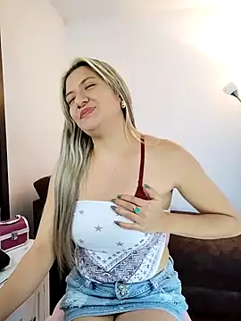 Snapshot of valeriahunter1 chatting on 12-17-24, 10:32 valeriahunter1 online show from 12-17-24, 10:32