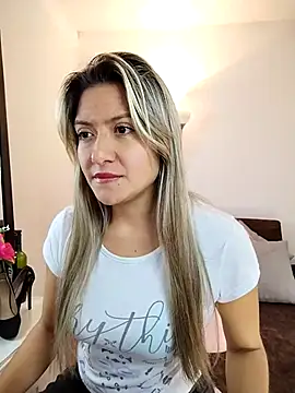 Snapshot of valeriahunter1 chatting on 03-18-25, 10:48 valeriahunter1 online show from 03-18-25, 10:48