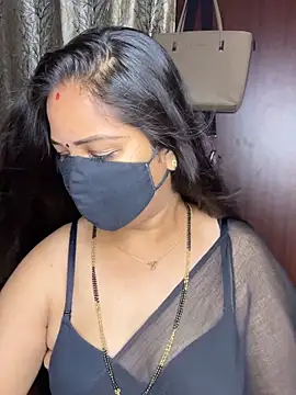 Snapshot of kannadatelugugirl chatting on 04-08-26, 12:32 kannadatelugugirl online show from 04-08-26, 12:32