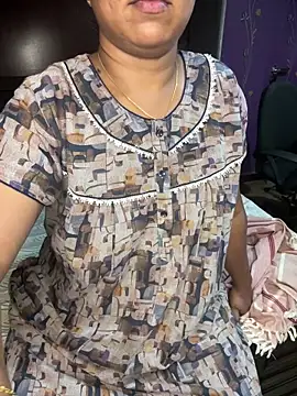 Snapshot of kannadatelugugirl chatting on 04-09-26, 12:54 kannadatelugugirl online show from 04-09-26, 12:54