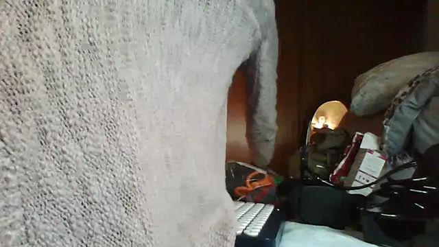 Snapshot of SmokeShow686 chatting on 12-22-24, 06:28 SmokeShow686 online show from 12-22-24, 06:28