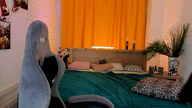 Snapshot of KimberlyMaran chatting on 12-29-24, 04:40 KimberlyMaran online show from 12-29-24, 04:40