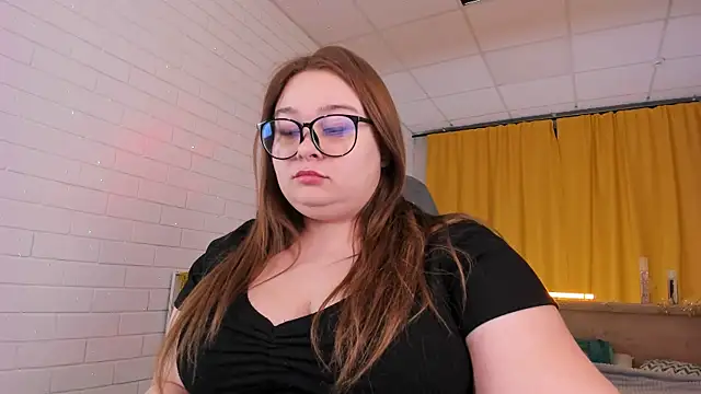 Snapshot of KimberlyMaran chatting on 01-05-25, 10:32 KimberlyMaran online show from 01-05-25, 10:32