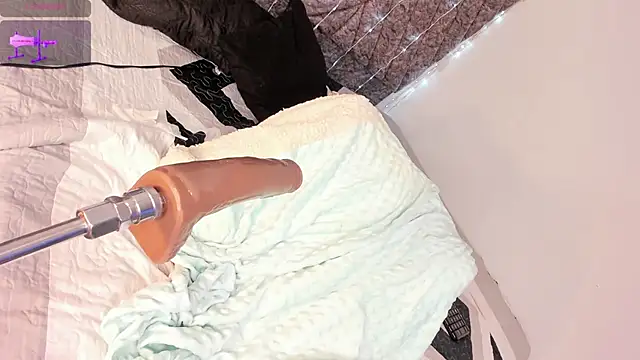 Hilary Smile  online show from 12-25-24, 07:45