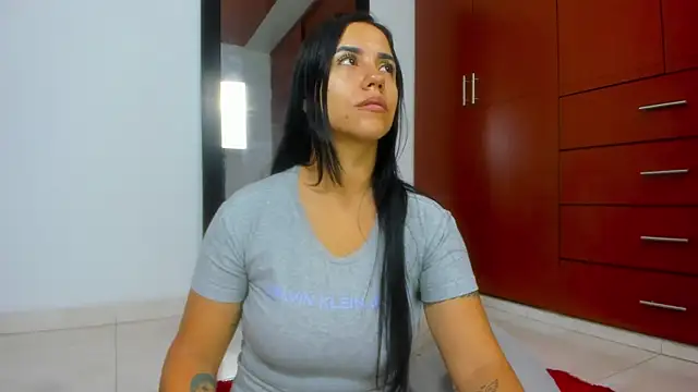 Snapshot of tatiana_big_ass_boobs chatting on 02-15-25, 05:07 tatiana big ass boobs online show from 02-15-25, 05:07