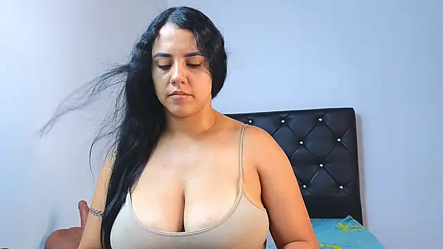 Snapshot of tatiana_big_ass_boobs chatting on 11-27-25, 06:43 tatiana big ass boobs online show from 11-27-25, 06:43