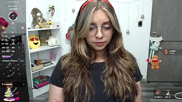 Snapshot of Valery7rose_ chatting on 12-22-24, 10:25 Valery7rose  online show from 12-22-24, 10:25