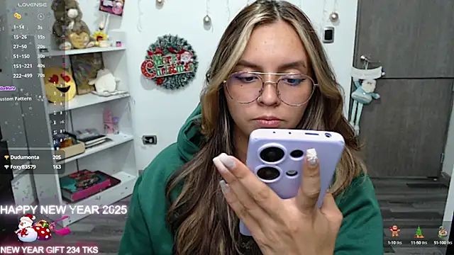 Snapshot of Valery7rose_ chatting on 12-31-24, 12:32 Valery7rose  online show from 12-31-24, 12:32