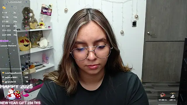 Snapshot of Valery7rose_ chatting on 01-08-25, 01:32 Valery7rose  online show from 01-08-25, 01:32
