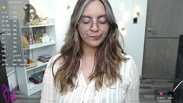 Snapshot of Valery7rose_ chatting on 01-18-25, 01:19 Valery7rose  online show from 01-18-25, 01:19