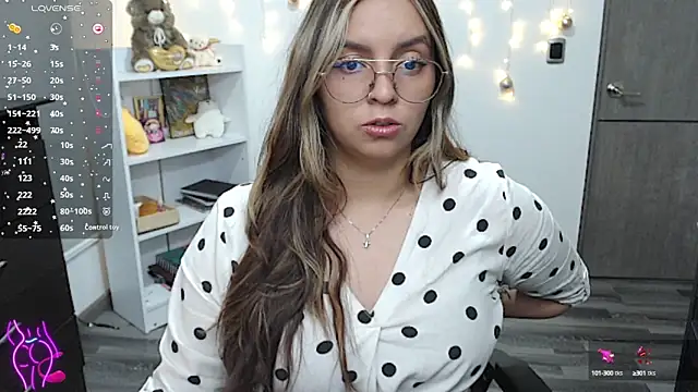Snapshot of Valery7rose_ chatting on 01-30-25, 10:41 Valery7rose  online show from 01-30-25, 10:41