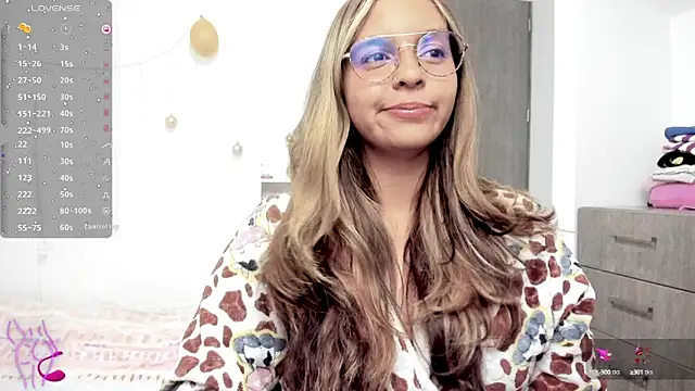 Snapshot of Valery7rose_ chatting on 02-06-25, 12:43 Valery7rose  online show from 02-06-25, 12:43