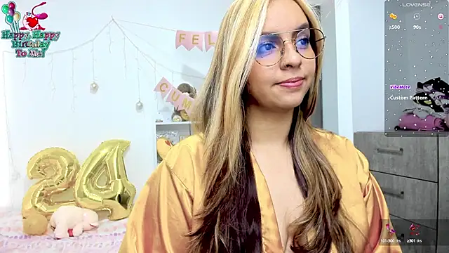 Snapshot of Valery7rose_ chatting on 02-20-25, 03:41 Valery7rose  online show from 02-20-25, 03:41