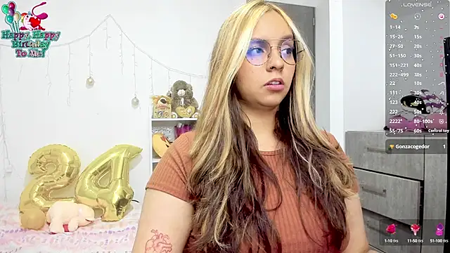 Snapshot of Valery7rose_ chatting on 02-25-25, 12:14 Valery7rose  online show from 02-25-25, 12:14