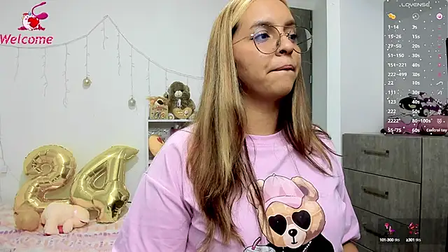 Snapshot of Valery7rose_ chatting on 02-25-25, 10:18 Valery7rose  online show from 02-25-25, 10:18