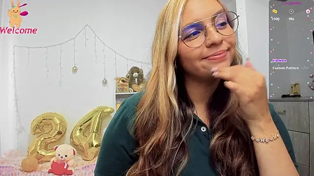 Snapshot of Valery7rose_ chatting on 03-07-25, 08:11 Valery7rose  online show from 03-07-25, 08:11