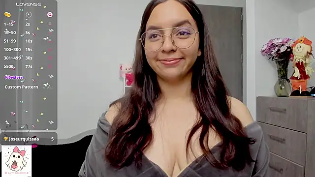Snapshot of Valery7rose_ chatting on 10-14-25, 02:40 Valery7rose  online show from 10-14-25, 02:40