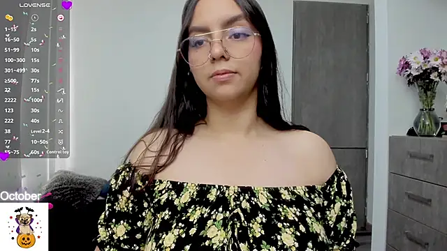 Snapshot of Valery7rose_ chatting on 10-17-25, 02:08 Valery7rose  online show from 10-17-25, 02:08
