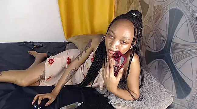 Candiey001 online show from 12-16-24, 06:38