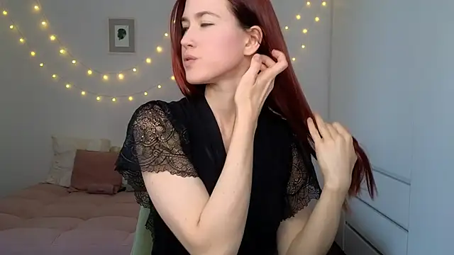 AliciaNewell online show from 04-28-26, 08:19