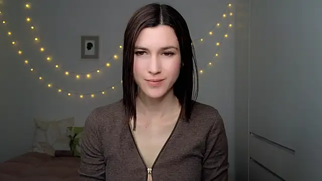 Snapshot of AliciaNewell chatting on 05-30-26, 05:10 AliciaNewell online show from 05-30-26, 05:10